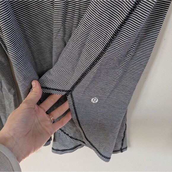 Lululemon Yogini 5 Year Long Sleeve Tee Tonka Stripe Black White Est. Size 10 - Picture 5 of 11